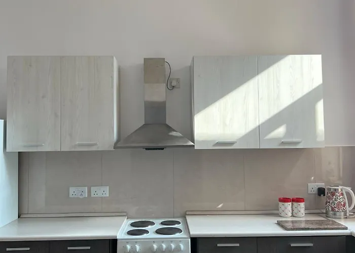 Gazde/Camere de închiriat R3 Single With Shared Bathroom *