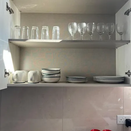 홈스테이 R3 Single With Shared Bathroom *