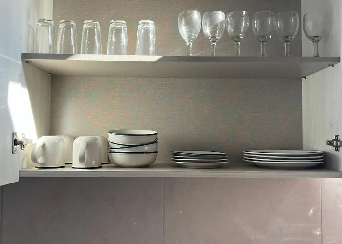 Homestay R3 Single With Shared Bathroom *